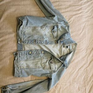 Liz Claiborne vintage jean jacket size M! Great condition